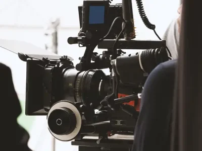 Behind-the-camera-operator-1147033